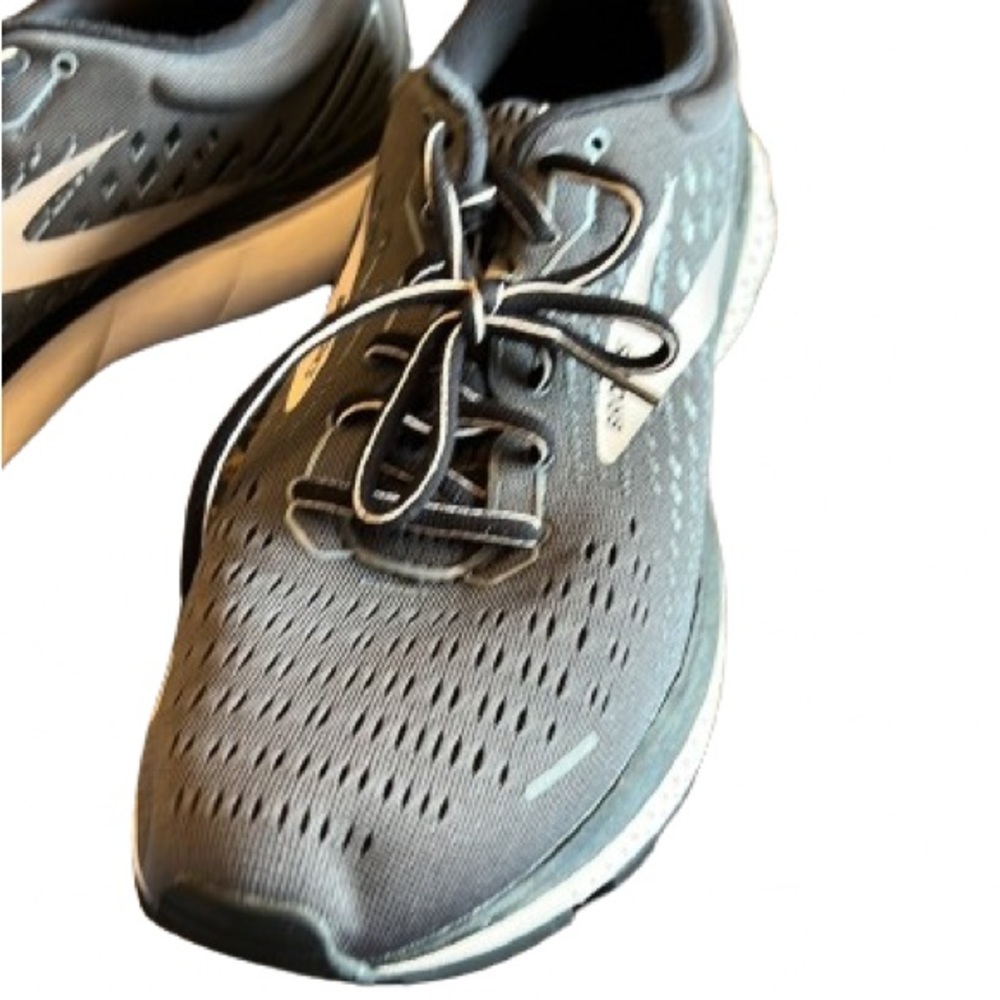 Size 11 Brooks running shoes